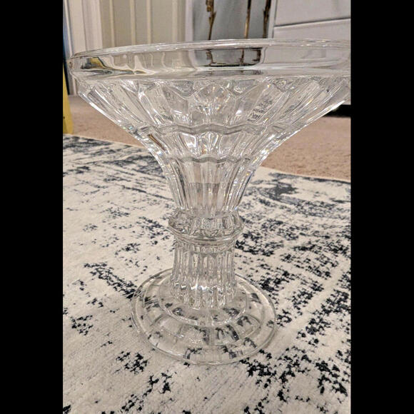 Beautiful Elegant Crystal Candlestick Holder-Great Condition. 5.75in Tall - Picture 6 of 7